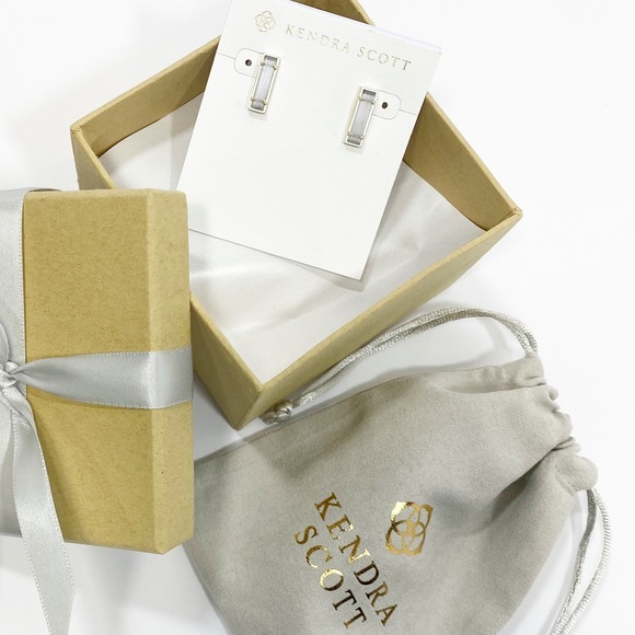 Kendra Scott Jewelry - Kendra Scott Stan Rhodium Slate earrings